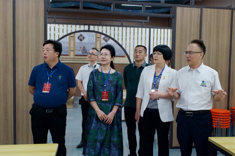 “邵陽紅”中醫(yī)藥膳科普教育研學(xué)基地在天香生物產(chǎn)業(yè)園啟動(dòng)