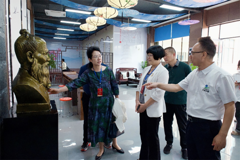 “邵陽紅”中醫(yī)藥膳科普教育研學(xué)基地在天香生物產(chǎn)業(yè)園啟動(dòng)