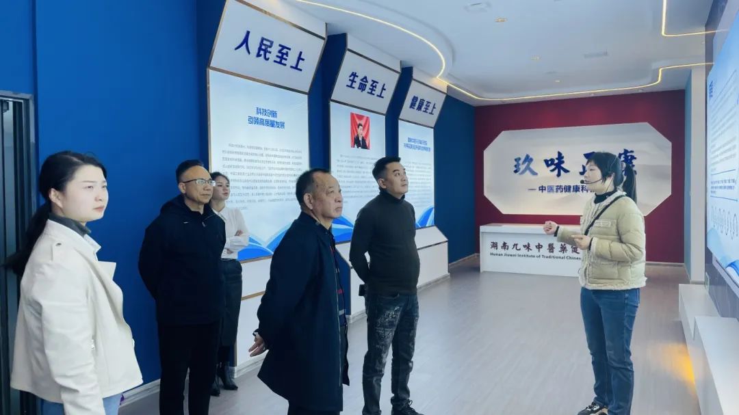 種下梧桐樹，引得鳳凰來