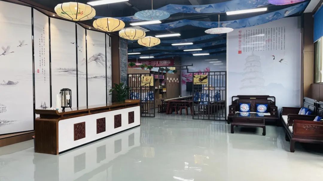 種下梧桐樹，引得鳳凰來