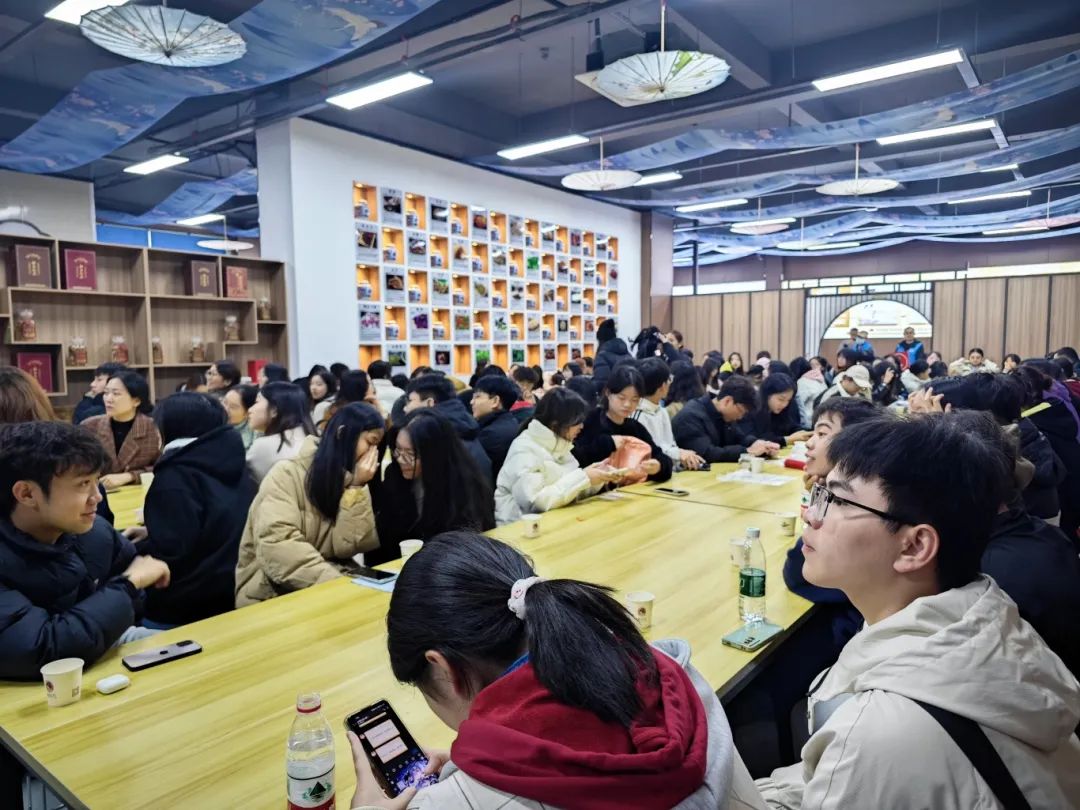 “邵陽學院第十九期青馬工程戶外素質拓展課”活動在湖南天香生物大健康產(chǎn)業(yè)園圓滿舉行