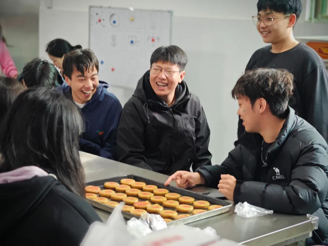 “邵陽學院第十九期青馬工程戶外素質拓展課”活動在湖南天香生物大健康產(chǎn)業(yè)園圓滿舉行