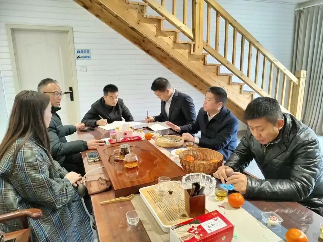 邵陽市經(jīng)濟開發(fā)區(qū)黨工委書記、管委會主任劉文龍一行到天香生物走訪調(diào)研